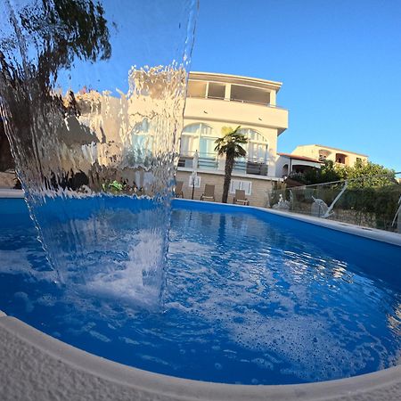 Apartments Sun Dance With Heated Pool Novalja Eksteriør bilde