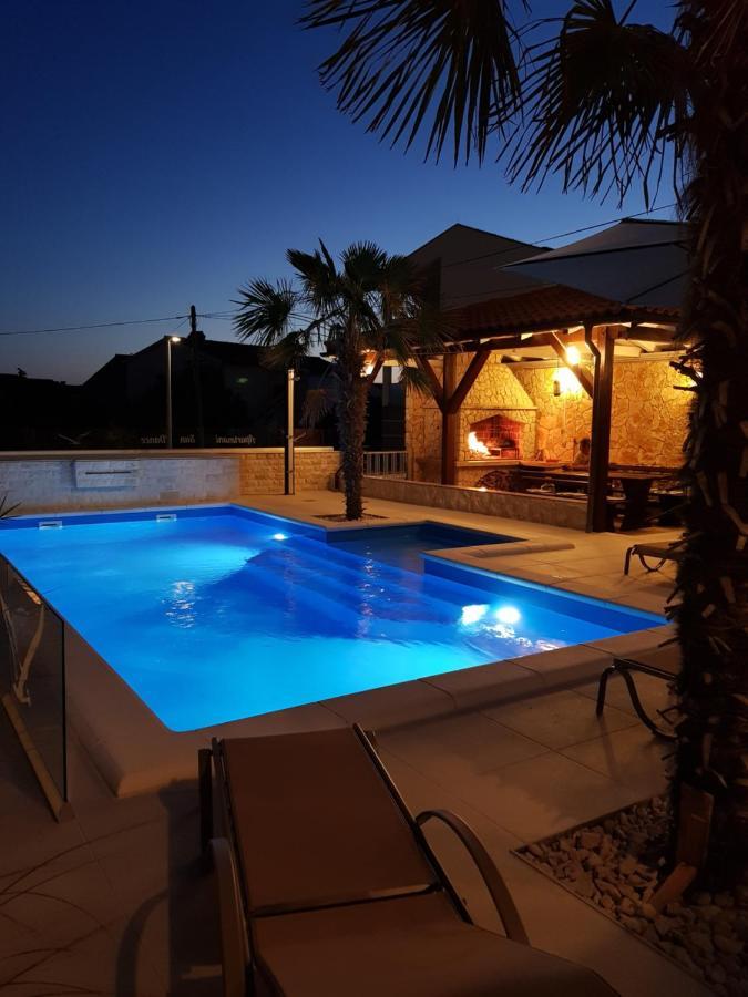 Apartments Sun Dance With Heated Pool Novalja Eksteriør bilde