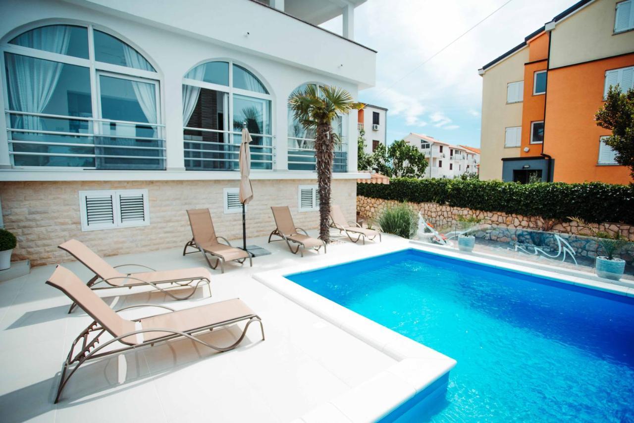 Apartments Sun Dance With Heated Pool Novalja Eksteriør bilde